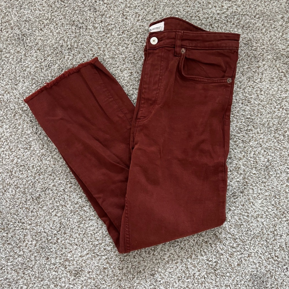 Zara - Burgundy High Rise Frayed Hem Cropped Jeans